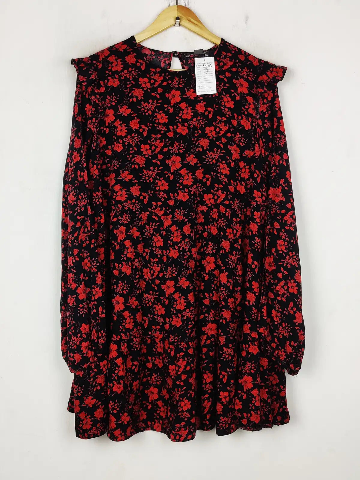 Buy online pre-used pre-loved 100% authentic & Original branded Primark (SWT-8378) available in Pakistan. Top international brands avilable.