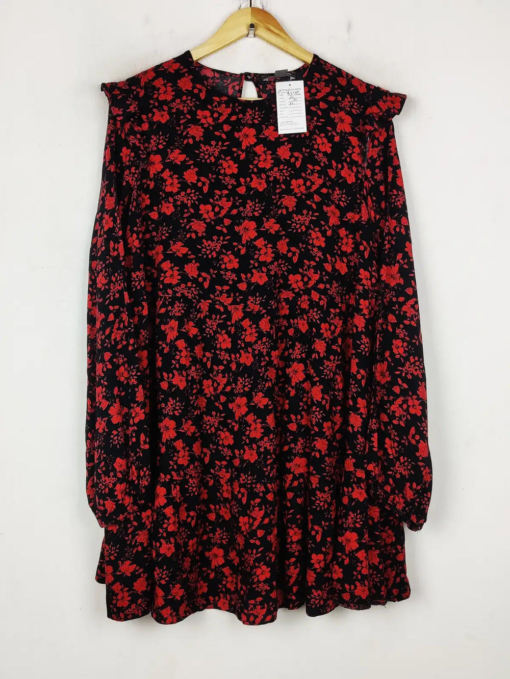 Buy online pre-used pre-loved 100% authentic & Original branded Primark (SWT-8378) available in Pakistan. Top international brands avilable.