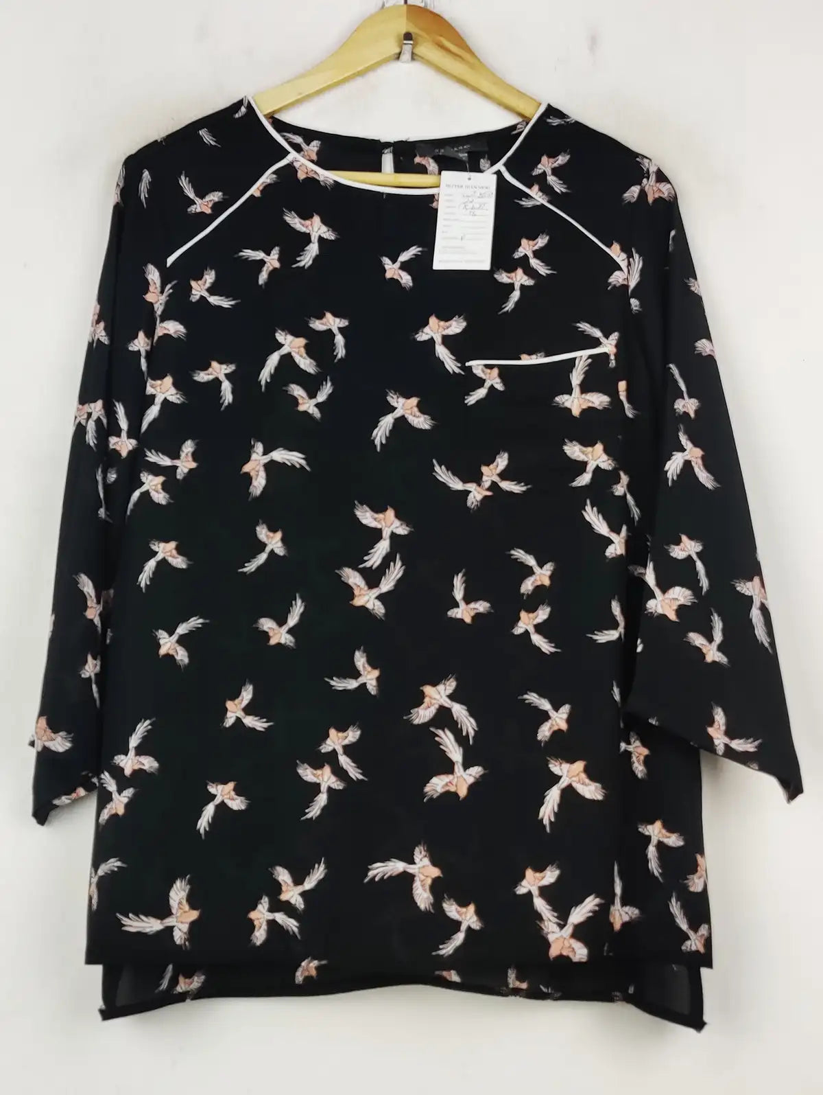 Buy online pre-used pre-loved 100% authentic & Original branded Primark (SWT-8407) available in Pakistan. Top international brands avilable.
