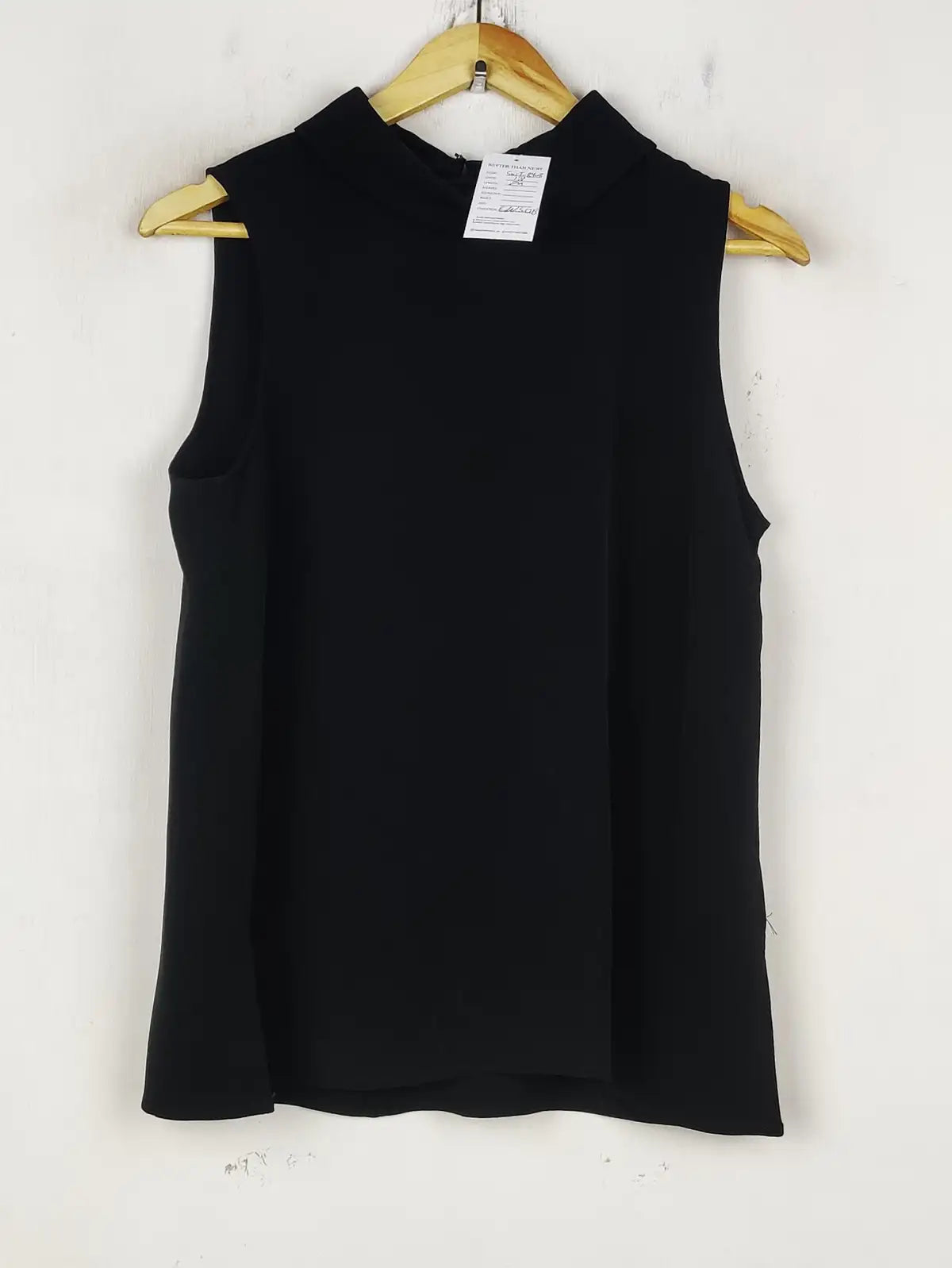 Buy online pre-used pre-loved 100% authentic & Original branded H&M (SWT-8408) available in Pakistan. Top international brands avilable.