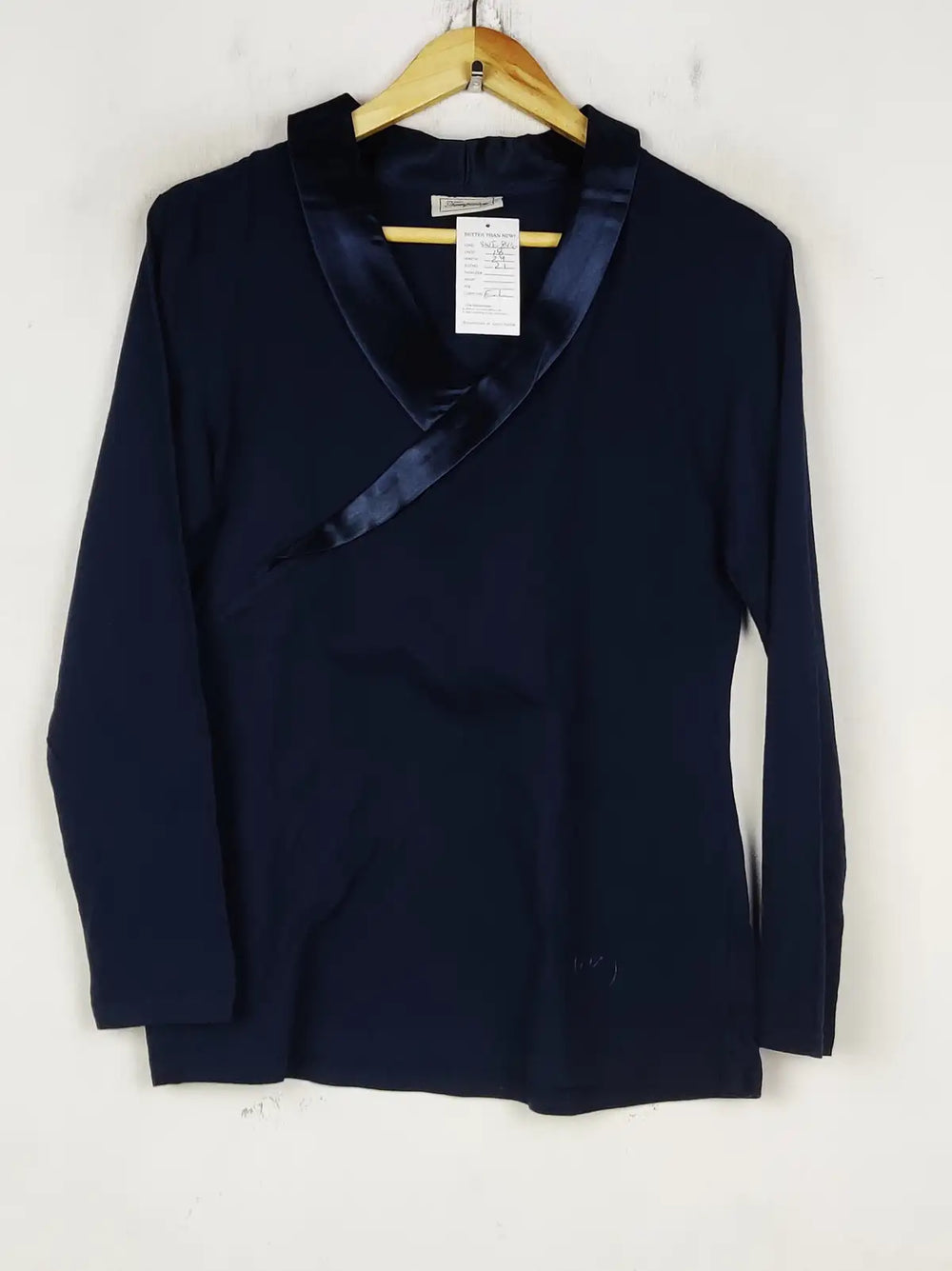 Buy online pre-used pre-loved 100% authentic & Original branded Terperdey (SWT-8410) available in Pakistan. Top international brands avilable.