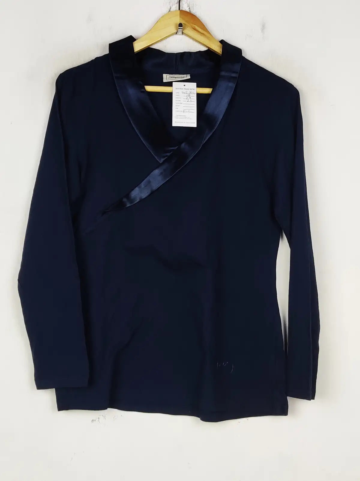 Buy online pre-used pre-loved 100% authentic & Original branded Terperdey (SWT-8410) available in Pakistan. Top international brands avilable.