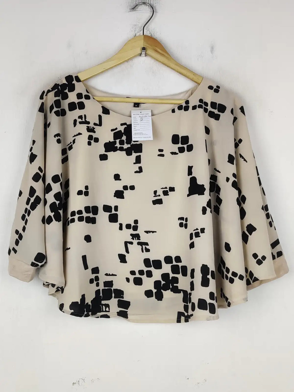 Buy online pre-used pre-loved 100% authentic & Original branded Wardrobe (SWT-8436) available in Pakistan. Top international brands avilable.