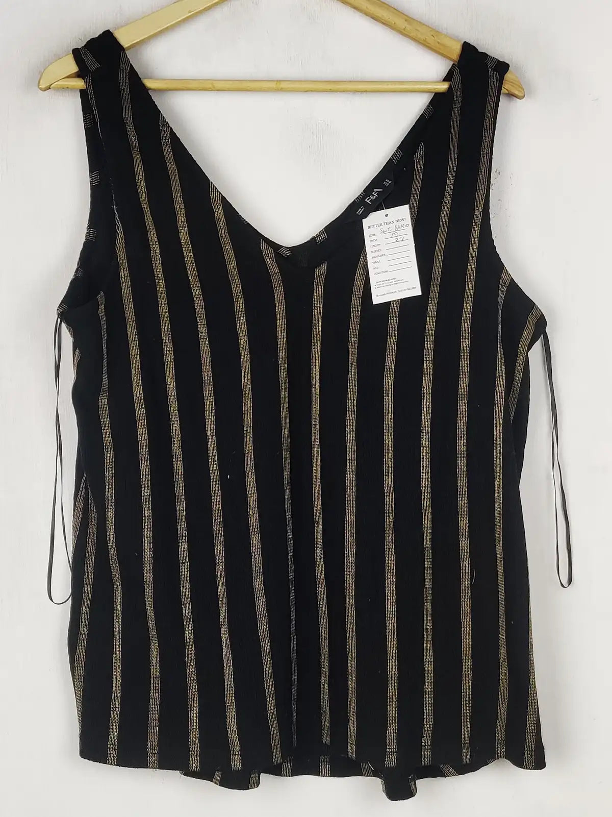 Buy online pre-used pre-loved 100% authentic & Original branded F&F (SWT-8440) available in Pakistan. Top international brands avilable.