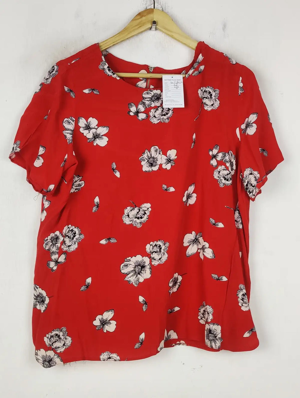 Buy online pre-used pre-loved 100% authentic & Original branded F&F (SWT-8454) available in Pakistan. Top international brands avilable.