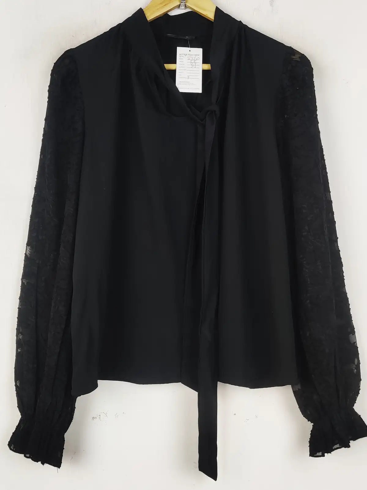 Buy online pre-used pre-loved 100% authentic & Original branded Unknown Brand (SWT-8460) available in Pakistan. Top international brands avilable.