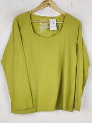 Buy online pre-used pre-loved 100% authentic & Original branded Unknown Brand (SWT-8466) available in Pakistan. Top international brands avilable.
