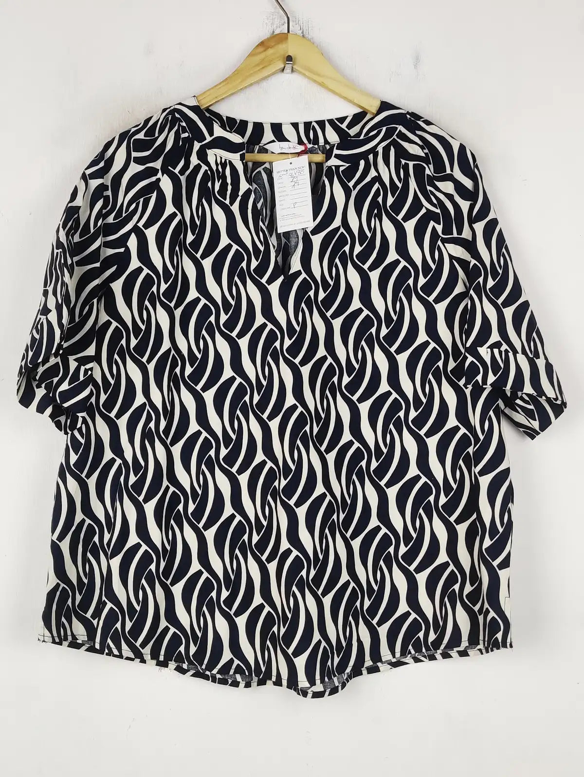 Buy online pre-used pre-loved 100% authentic & Original branded Be De Dri (SWT-8488) available in Pakistan. Top international brands avilable.