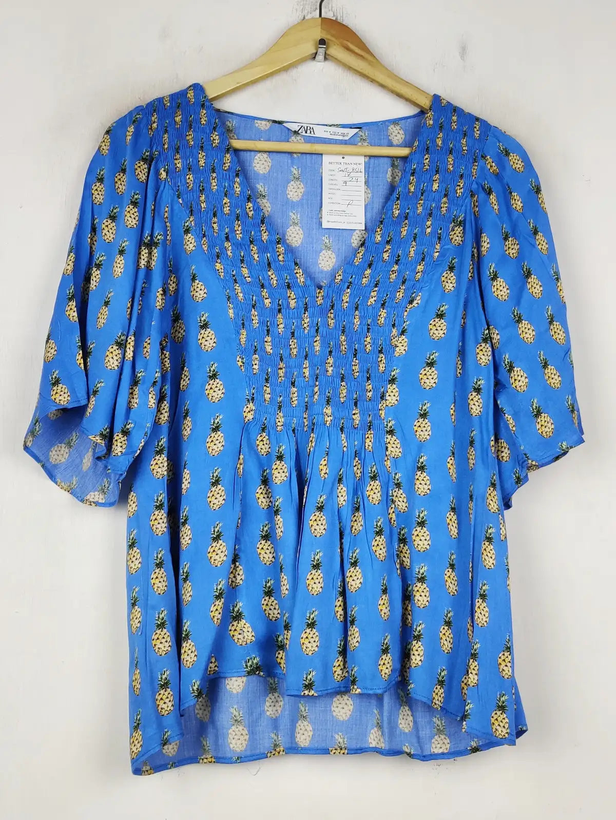Buy online pre-used pre-loved 100% authentic & Original branded Zara (SWT-8516) available in Pakistan. Top international brands avilable.