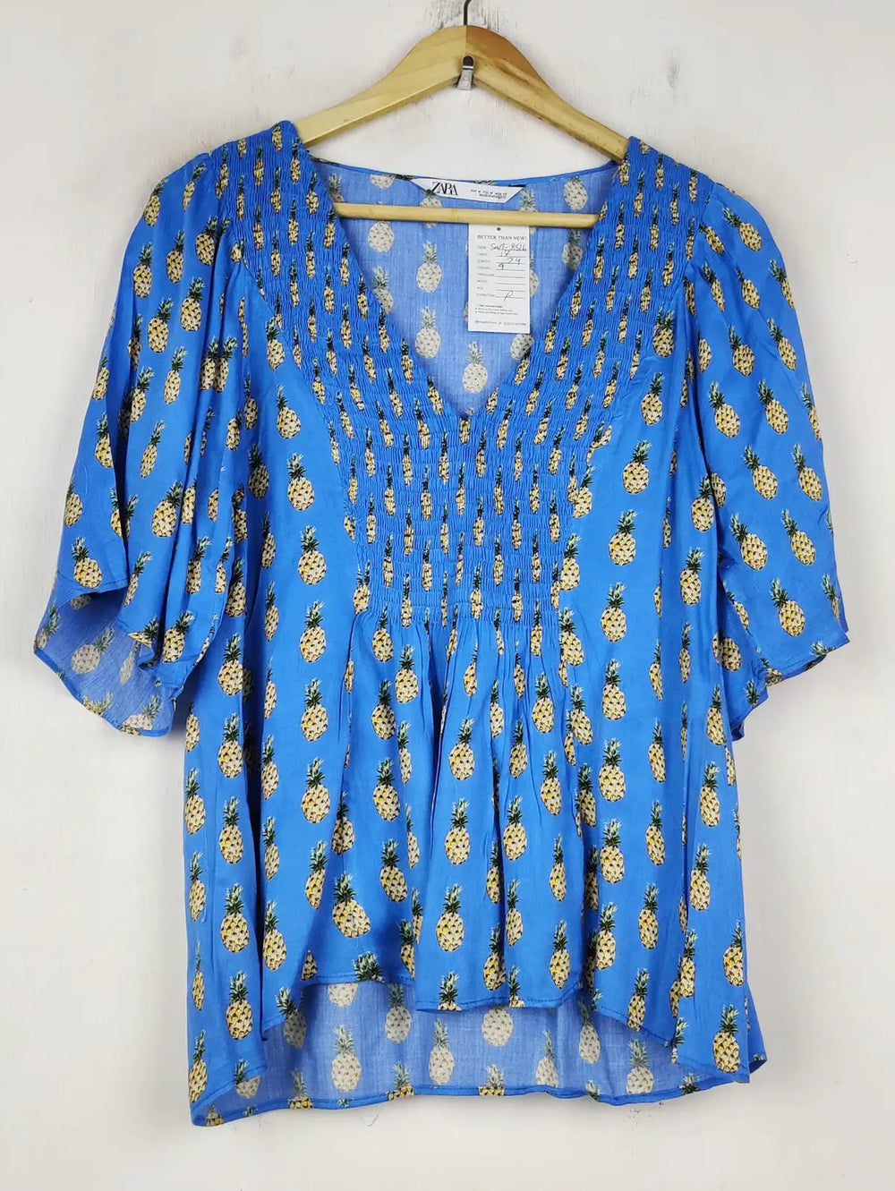 Buy online pre-used pre-loved 100% authentic & Original branded Zara (SWT-8516) available in Pakistan. Top international brands avilable.