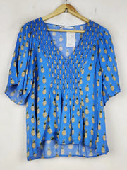 Buy online pre-used pre-loved 100% authentic & Original branded Zara (SWT-8516) available in Pakistan. Top international brands avilable.