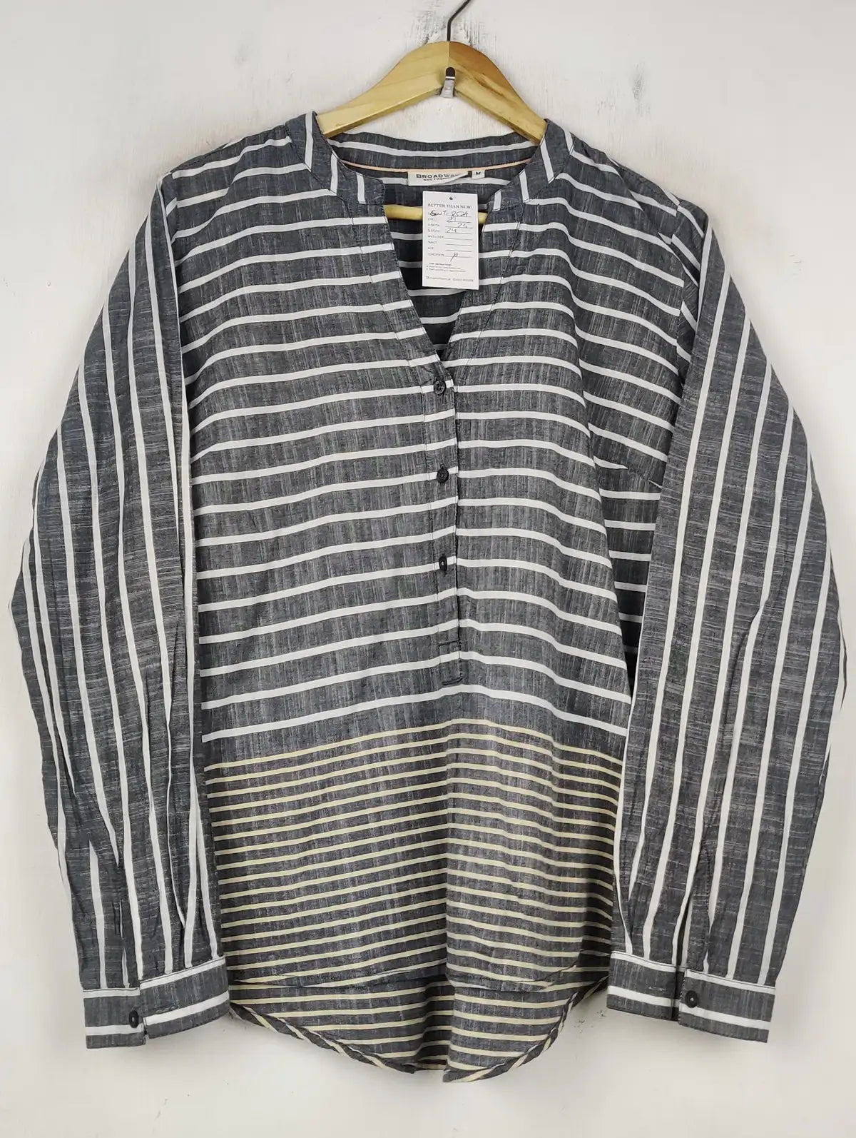 Buy online pre-used pre-loved 100% authentic & Original branded Broad Way (SWT-8524) available in Pakistan. Top international brands avilable.