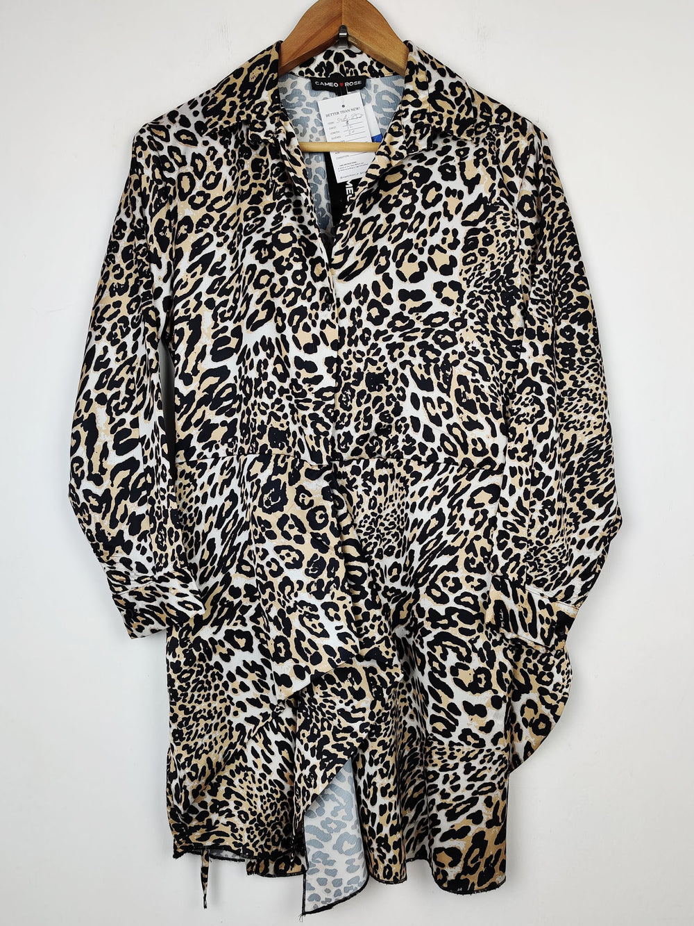 Buy online pre-used pre-loved 100% authentic & Original branded Cameo Rose (SWT-852) available in Pakistan. Top international brands avilable.