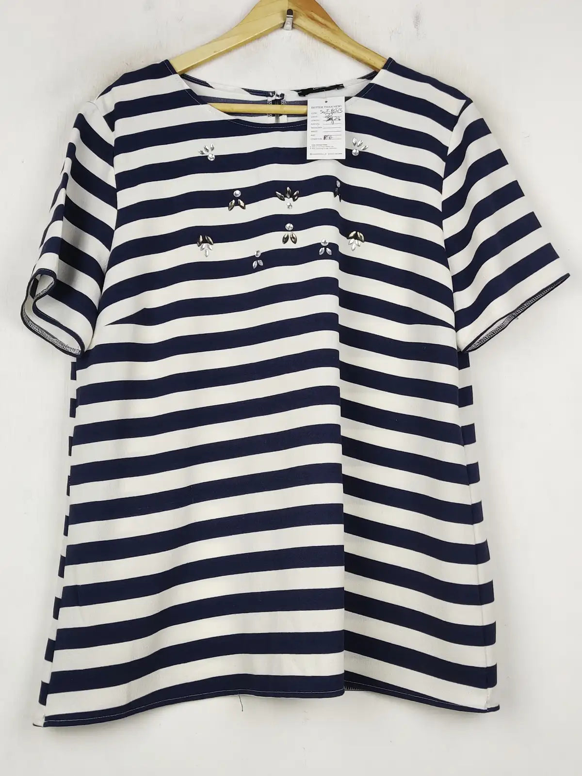 Buy online pre-used pre-loved 100% authentic & Original branded George (SWT-8543) available in Pakistan. Top international brands avilable.