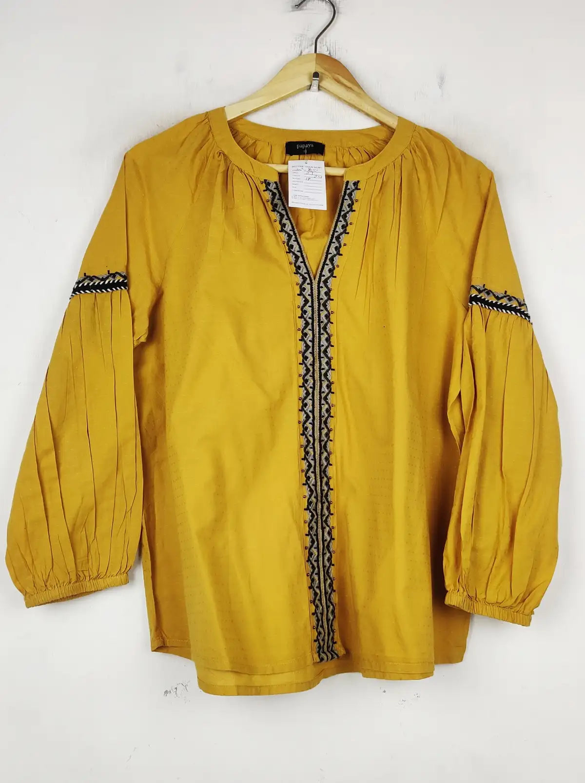 Buy online pre-used pre-loved 100% authentic & Original branded Papaya (SWT-8551) available in Pakistan. Top international brands avilable.