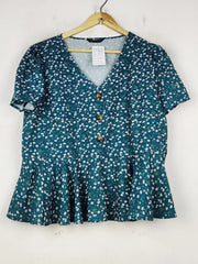 Buy online pre-used pre-loved 100% authentic & Original branded Unknown Brand (SWT-8559) available in Pakistan. Top international brands avilable.