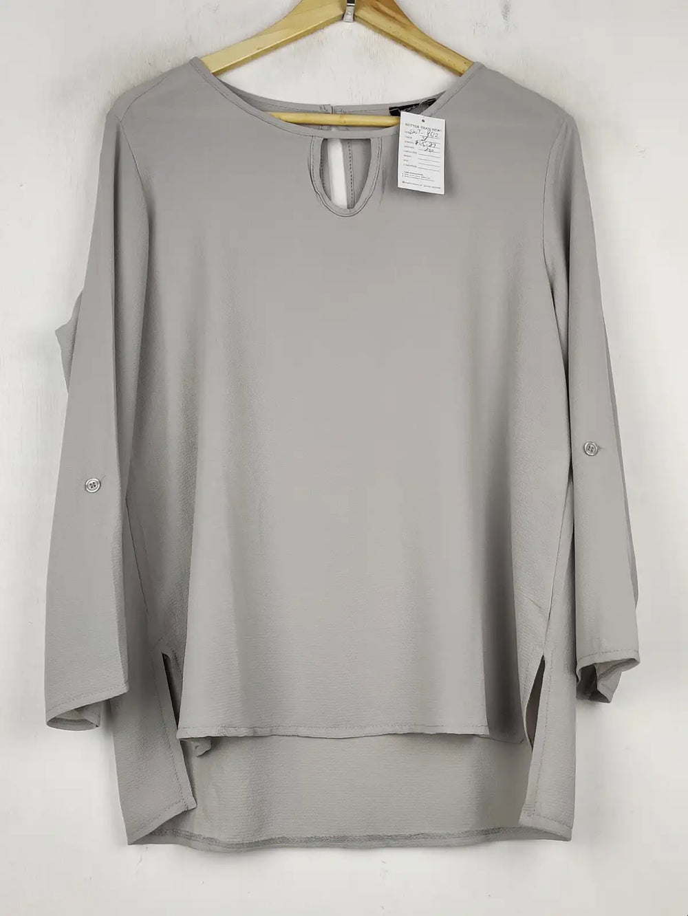Buy online pre-used pre-loved 100% authentic & Original branded Boohoo (SWT-8612) available in Pakistan. Top international brands avilable.