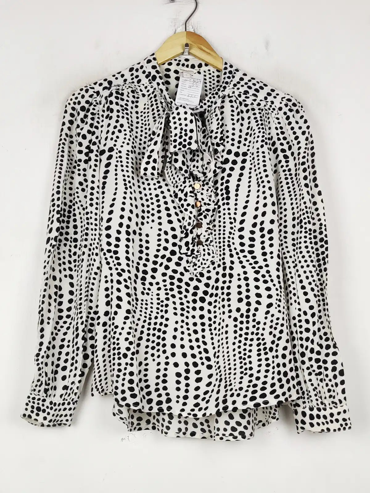 Buy online pre-used pre-loved 100% authentic & Original branded Monsoon (SWT-8629) available in Pakistan. Top international brands avilable.