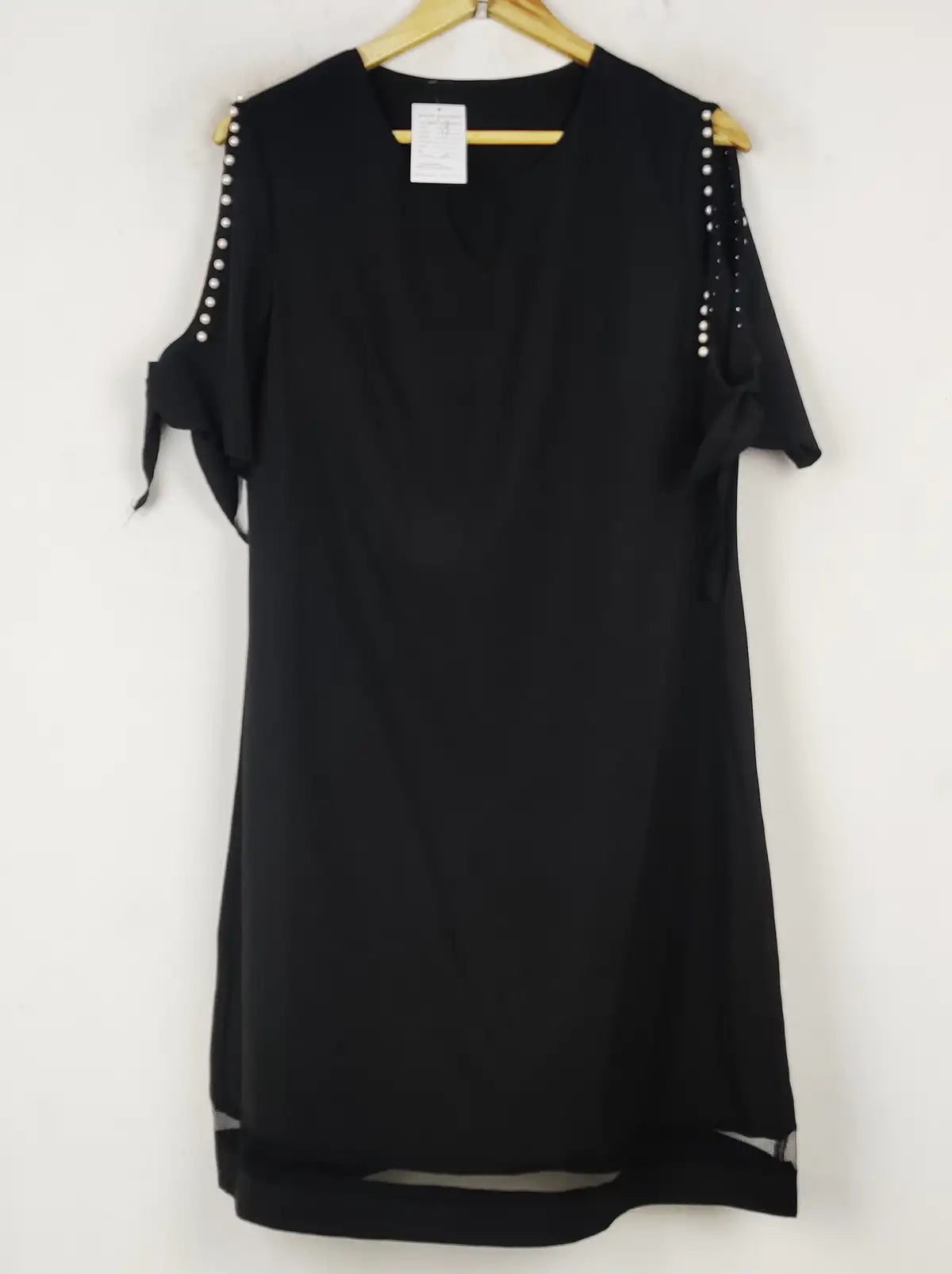 Buy online pre-used pre-loved 100% authentic & Original branded Shein (SWT-8630) available in Pakistan. Top international brands avilable.