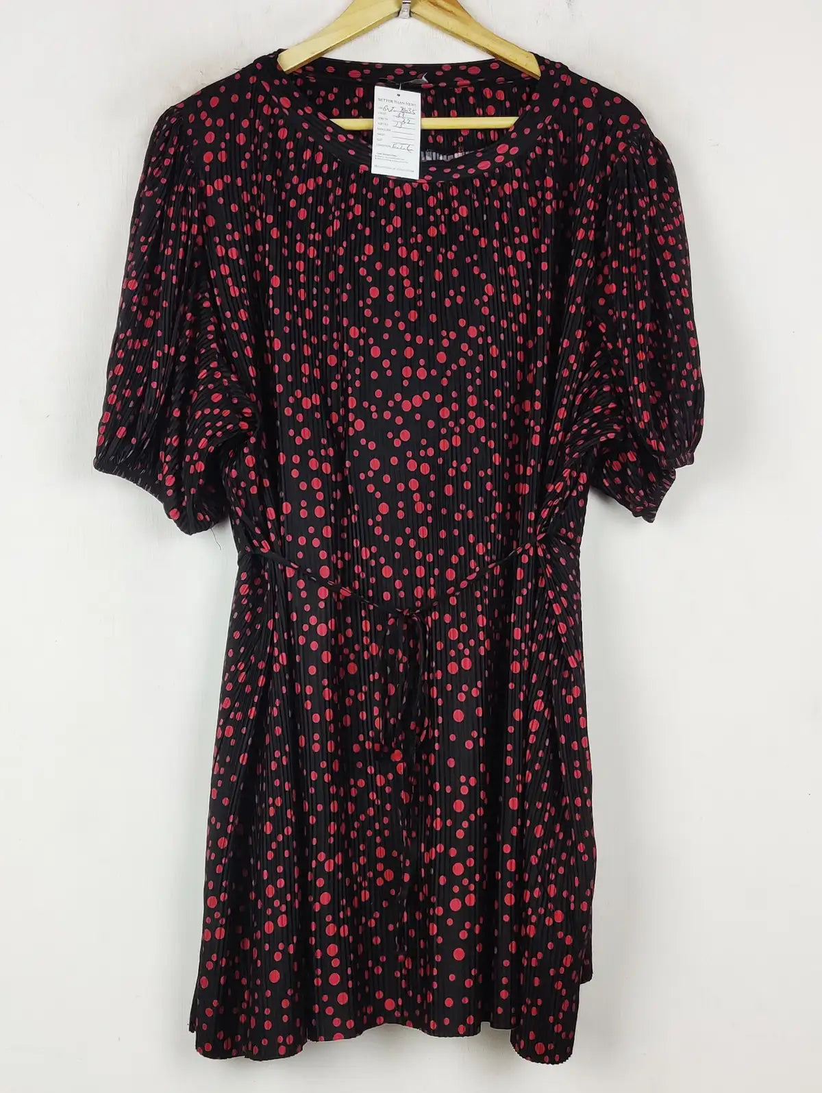 Buy online pre-used pre-loved 100% authentic & Original branded F&F (SWT-8635) available in Pakistan. Top international brands avilable.