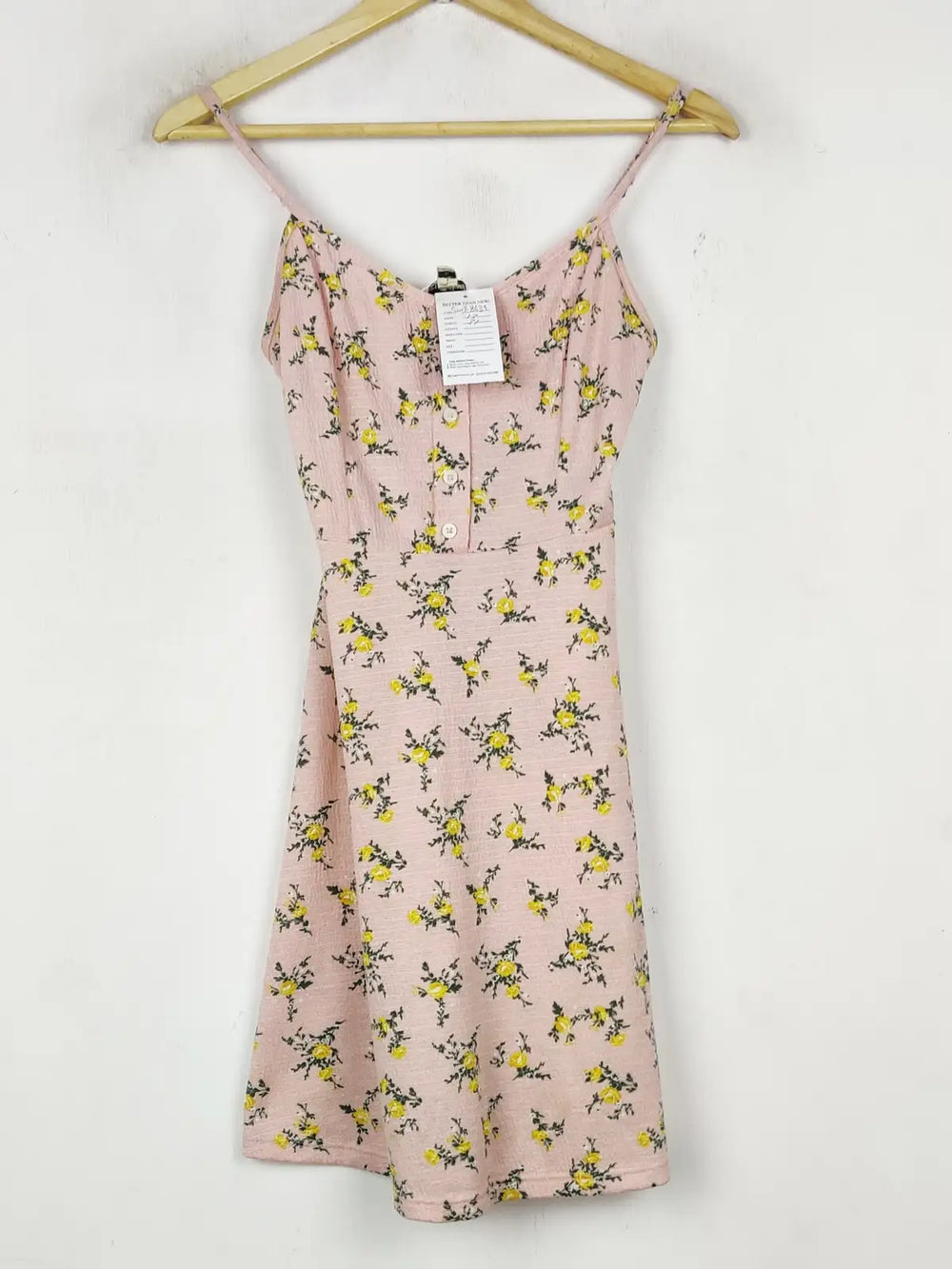Buy online pre-used pre-loved 100% authentic & Original branded Miss Selfridge (SWT-8639) available in Pakistan. Top international brands avilable.