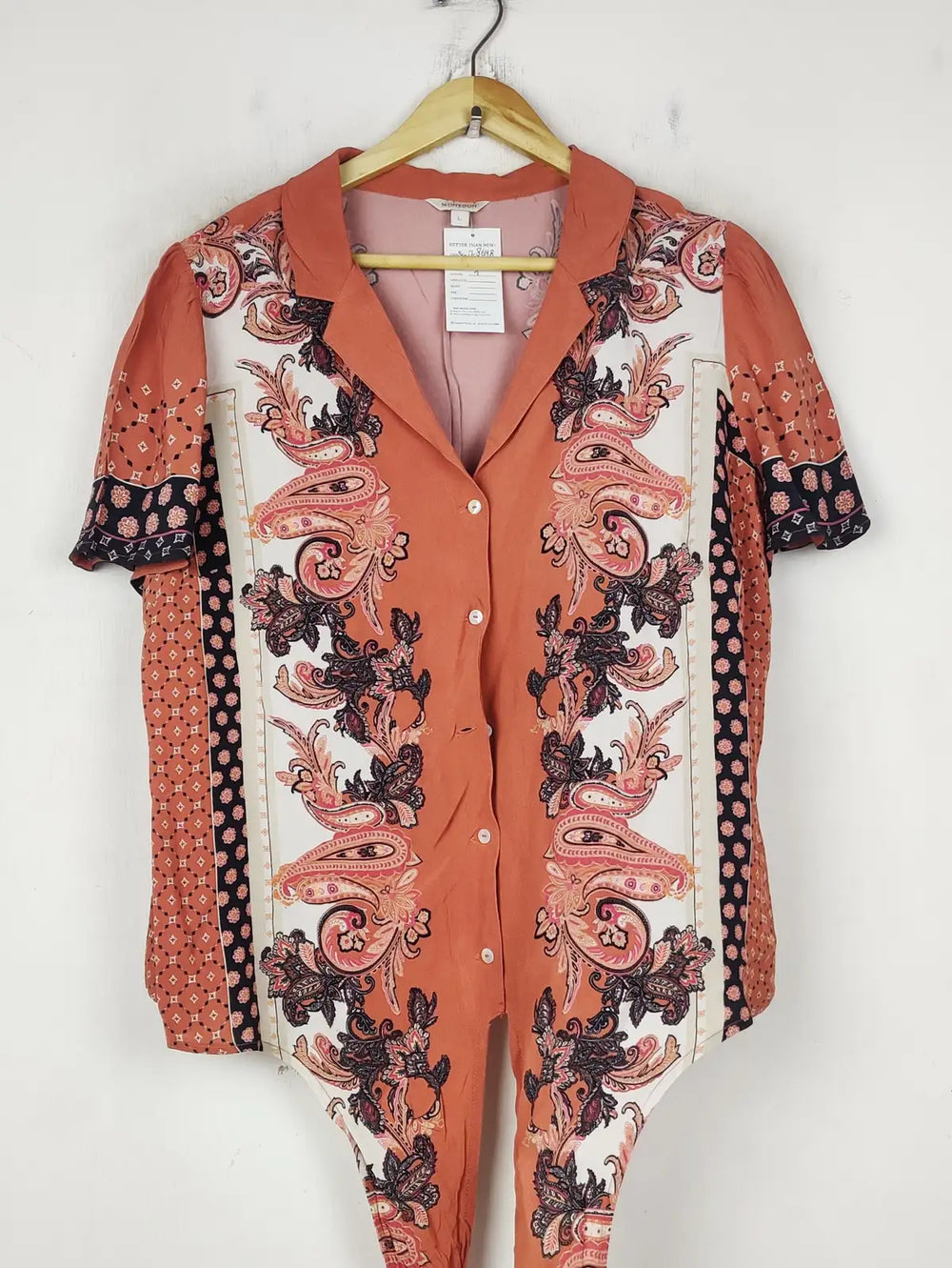 Buy online pre-used pre-loved 100% authentic & Original branded Monsoon (SWT-8648) available in Pakistan. Top international brands avilable.