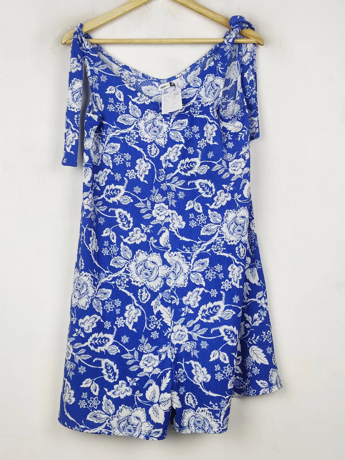 Buy online pre-used pre-loved 100% authentic & Original branded Pep&Co (SWT-8649) available in Pakistan. Top international brands avilable.