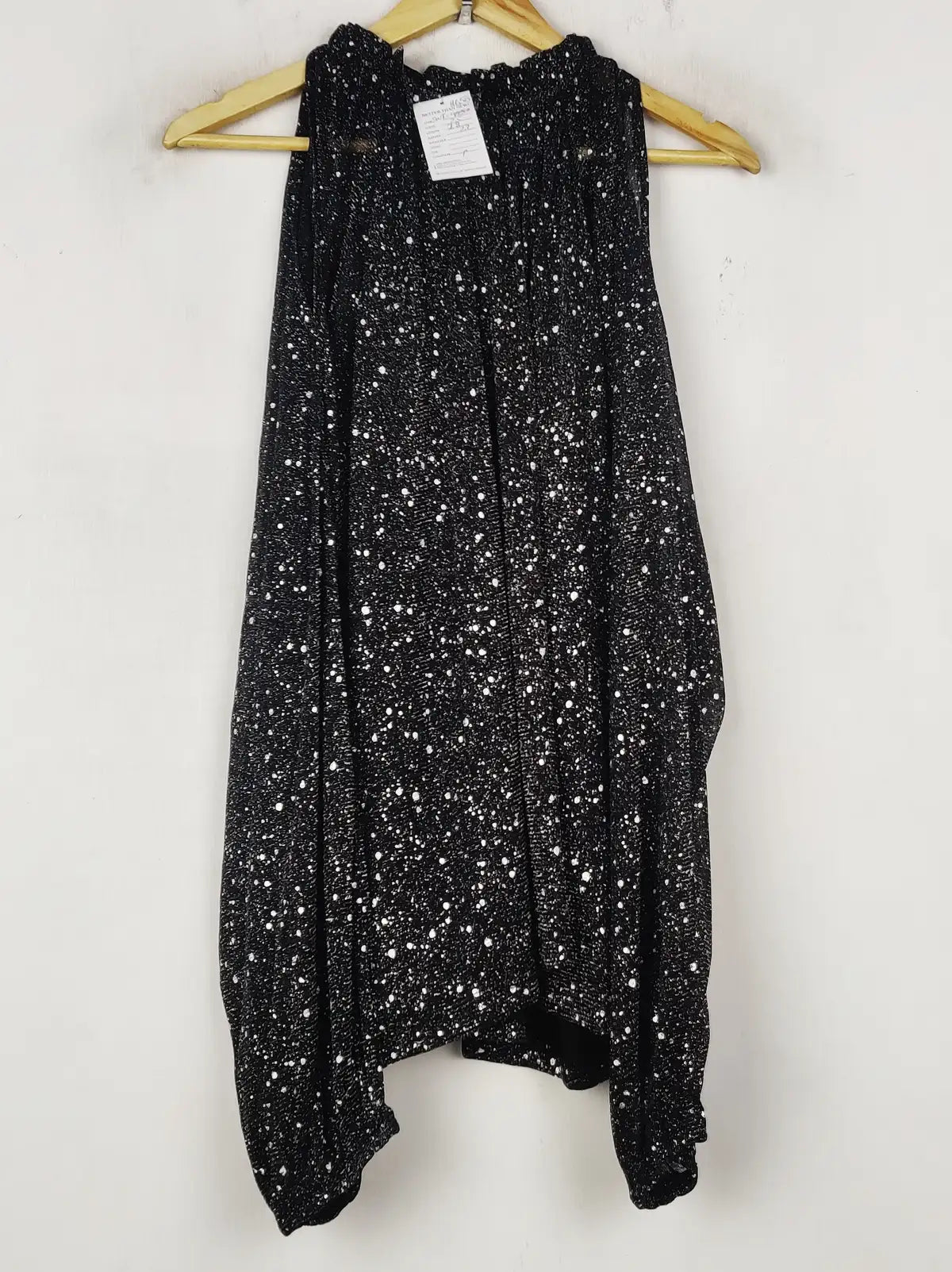 Buy online pre-used pre-loved 100% authentic & Original branded Unknown Brand (SWT-8650) available in Pakistan. Top international brands avilable.