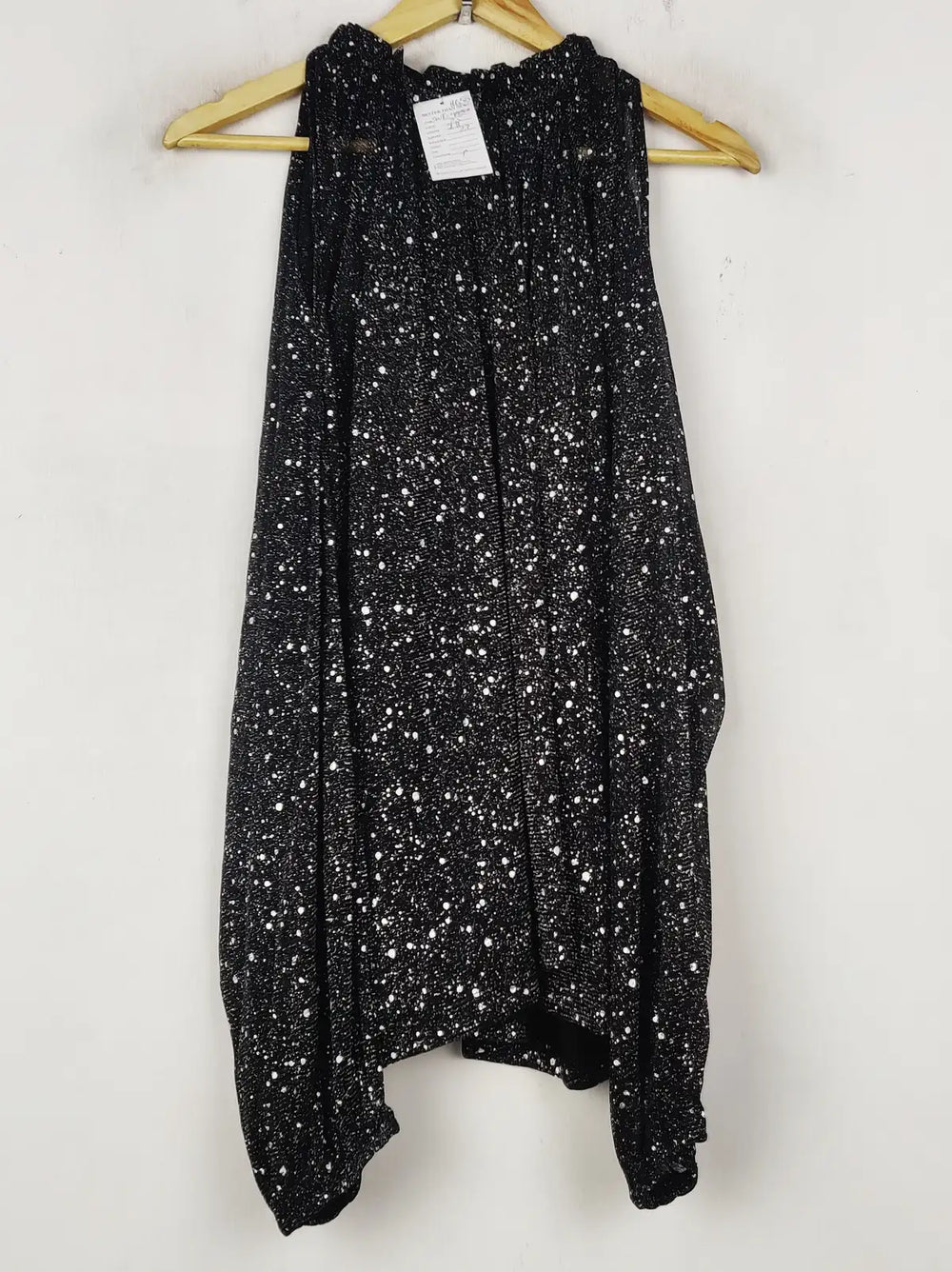 Buy online pre-used pre-loved 100% authentic & Original branded Unknown Brand (SWT-8650) available in Pakistan. Top international brands avilable.