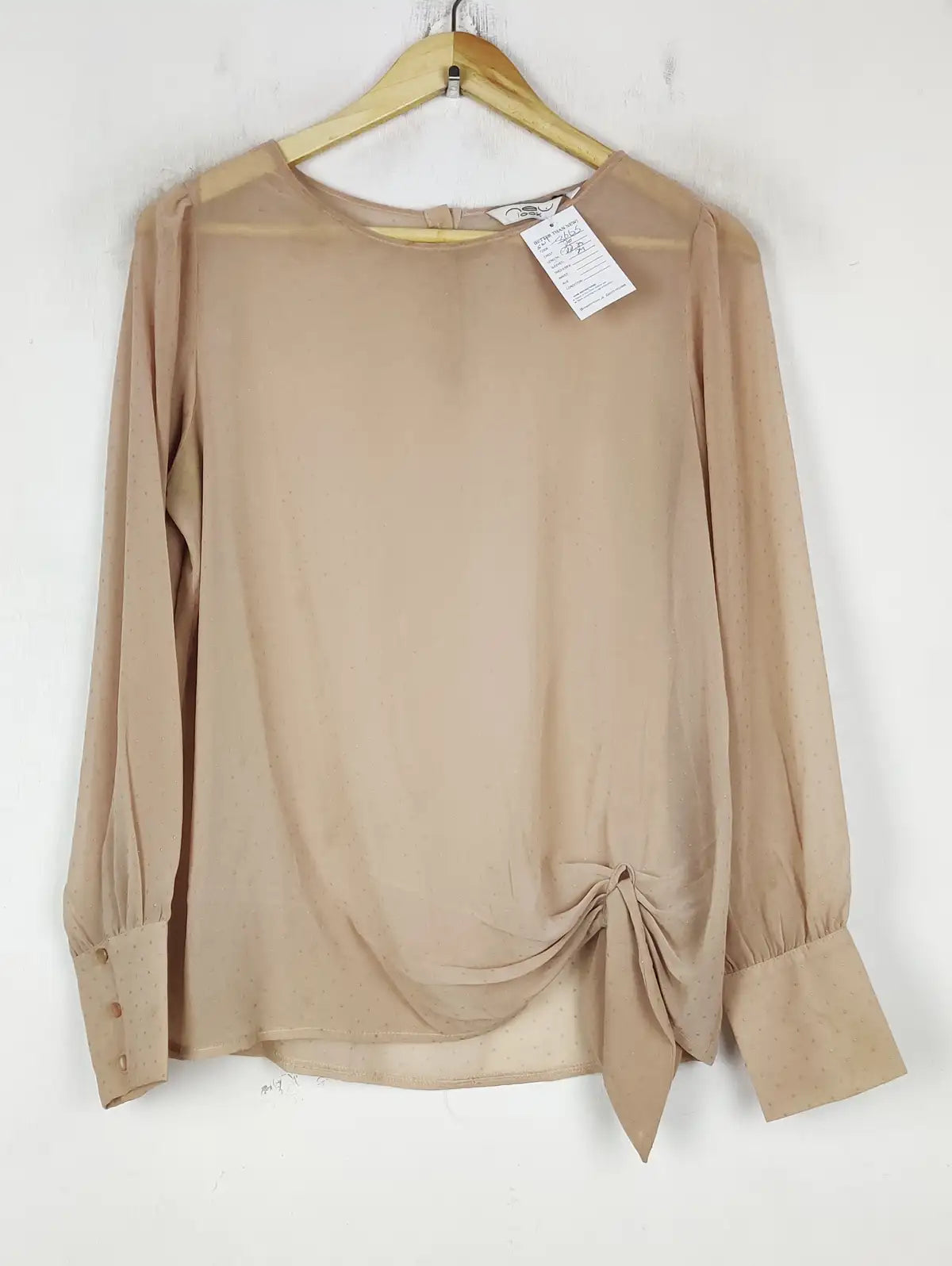 Buy online pre-used pre-loved 100% authentic & Original branded New Look (SWT-8665) available in Pakistan. Top international brands avilable.
