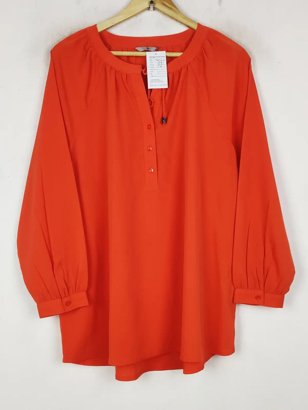 Buy online pre-used pre-loved 100% authentic & Original branded Tu (SWT-8672) available in Pakistan. Top international brands avilable.