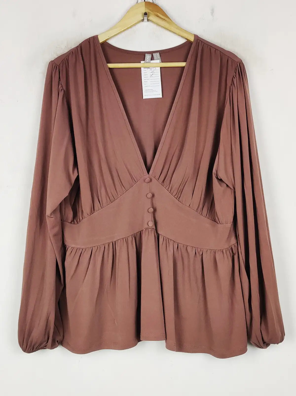Buy online pre-used pre-loved 100% authentic & Original branded Asos (SWT-8673) available in Pakistan. Top international brands avilable.