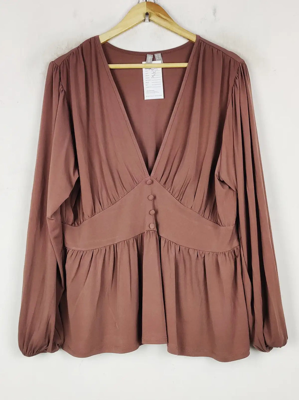 Buy online pre-used pre-loved 100% authentic & Original branded Asos (SWT-8673) available in Pakistan. Top international brands avilable.