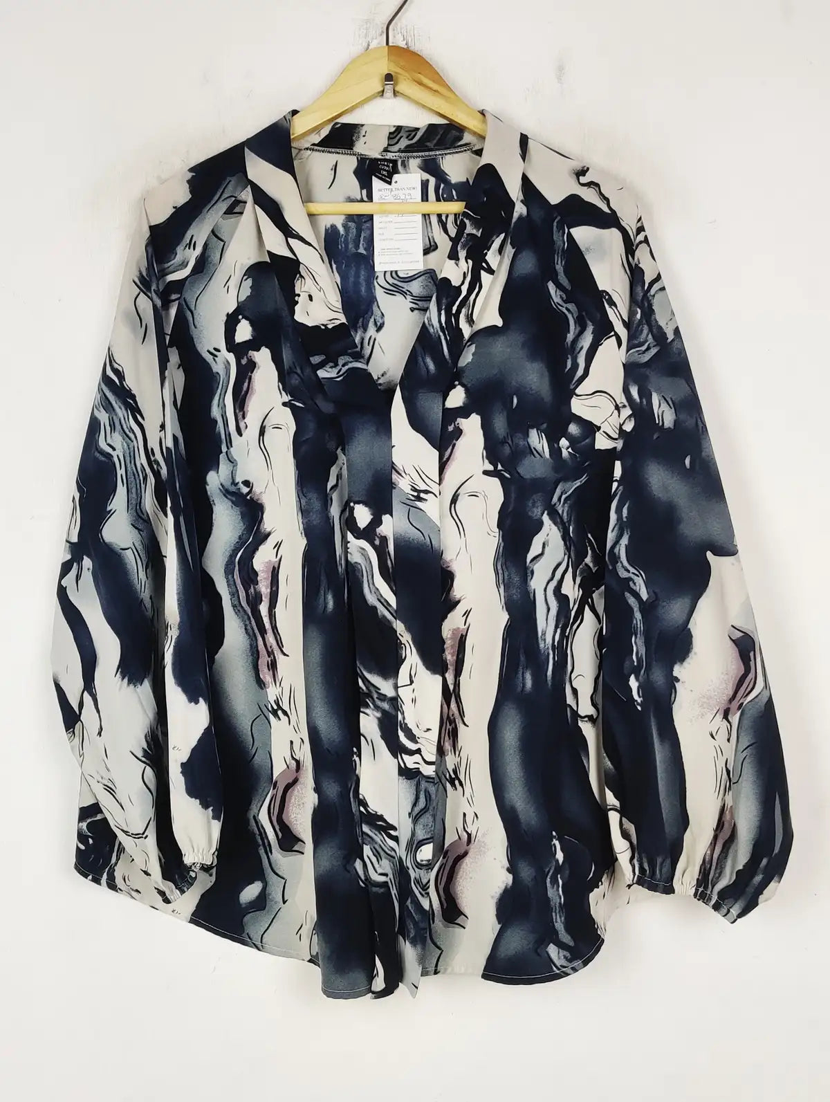 Buy online pre-used pre-loved 100% authentic & Original branded Shein (SWT-8679) available in Pakistan. Top international brands avilable.
