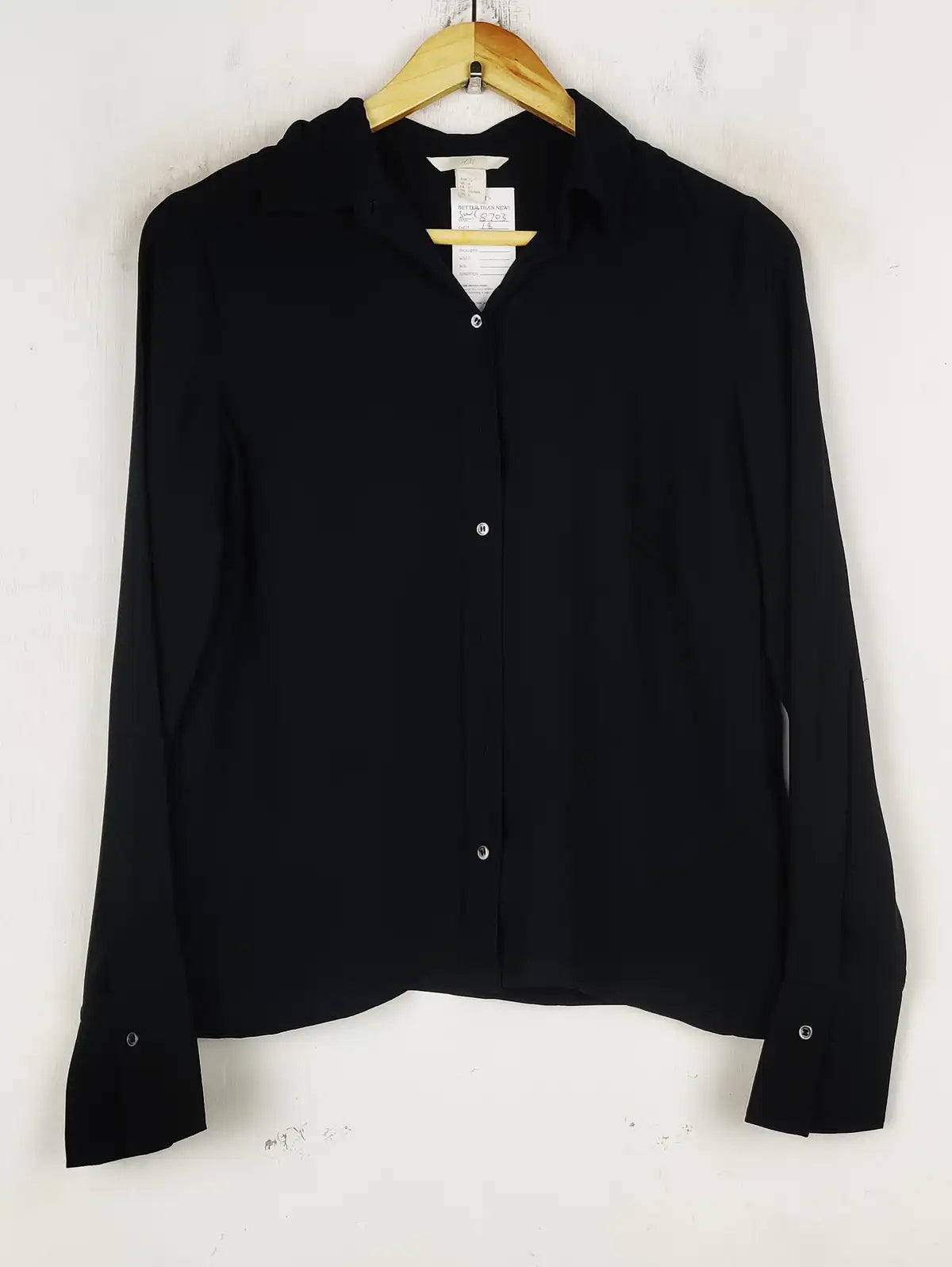 Buy online pre-used pre-loved 100% authentic & Original branded H&M (SWT-8703) available in Pakistan. Top international brands avilable.