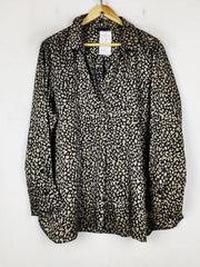 Buy online pre-used pre-loved 100% authentic & Original branded Marks & Spencer (SWT-8714) available in Pakistan. Top international brands avilable.
