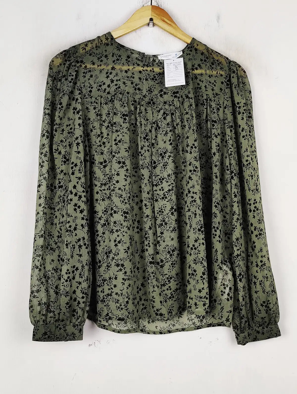 Buy online pre-used pre-loved 100% authentic & Original branded Primark (SWT-8715) available in Pakistan. Top international brands avilable.