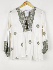 Buy online pre-used pre-loved 100% authentic & Original branded Pigalle (SWT-8738) available in Pakistan. Top international brands avilable.