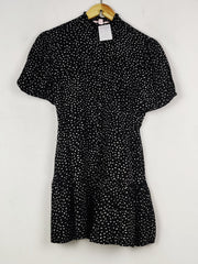 Buy online pre-used pre-loved 100% authentic & Original branded Petites (SWT-8748) available in Pakistan. Top international brands avilable.