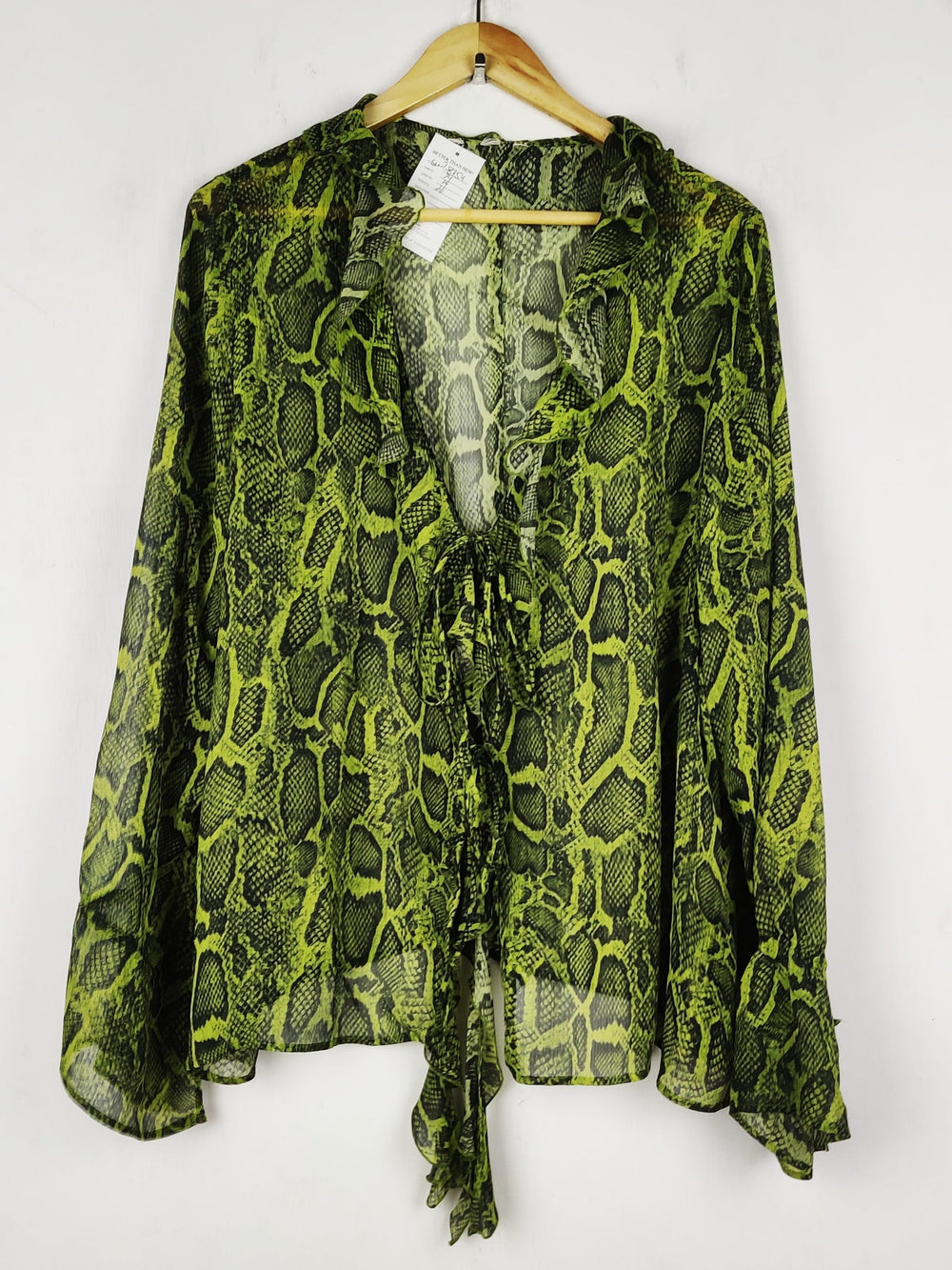 Buy online pre-used pre-loved 100% authentic & Original branded Unknown Brand (SWT-8754) available in Pakistan. Top international brands avilable.