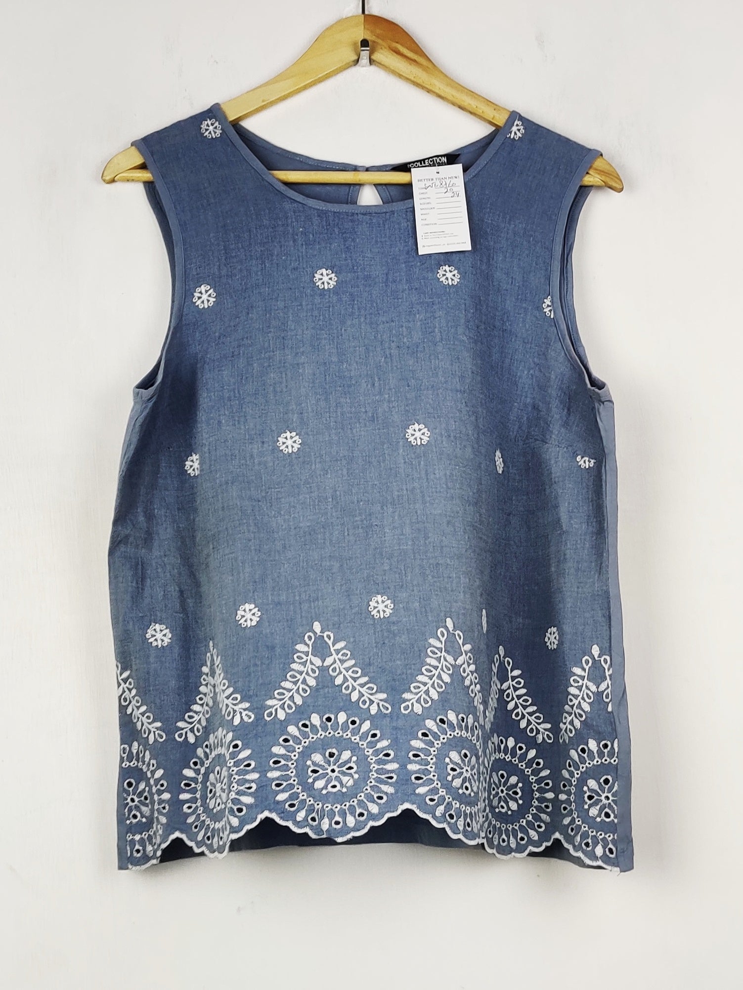 Buy online pre-used pre-loved 100% authentic & Original branded The Collection (SWT-8760) available in Pakistan. Top international brands avilable.