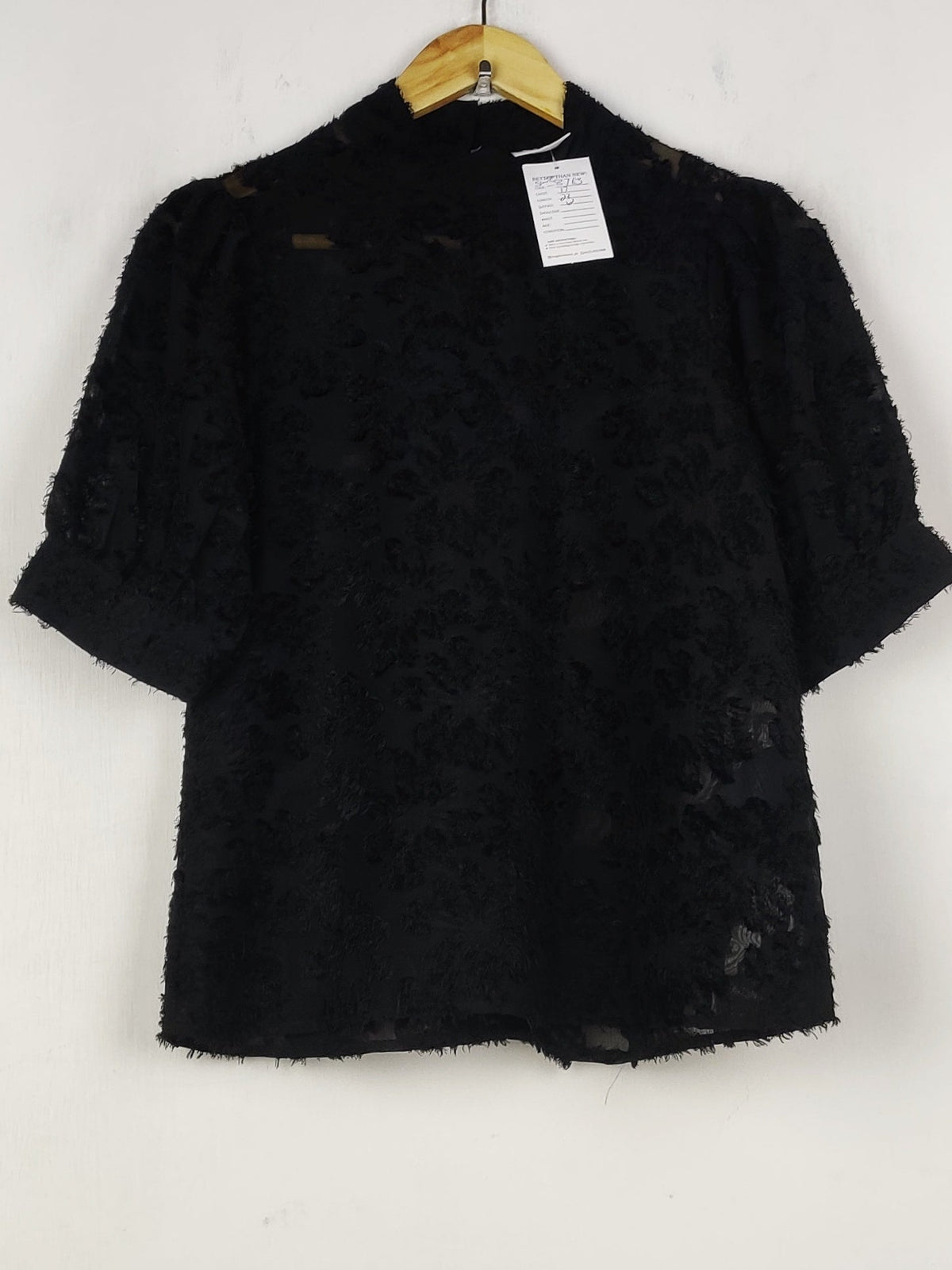 Buy online pre-used pre-loved 100% authentic & Original branded Aware (SWT-8763) available in Pakistan. Top international brands avilable.