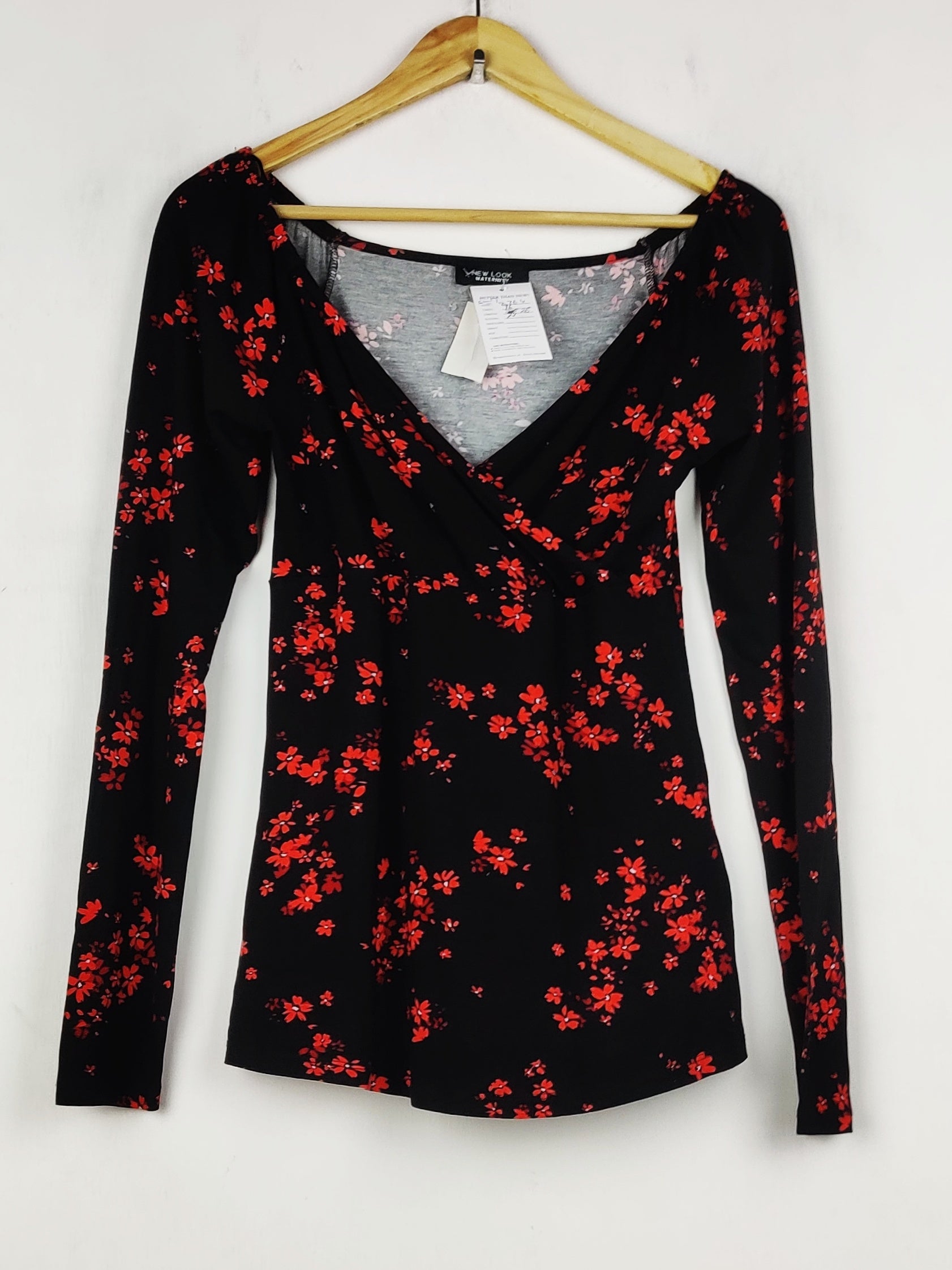 Buy online pre-used pre-loved 100% authentic & Original branded New Look (SWT-8764) available in Pakistan. Top international brands avilable.