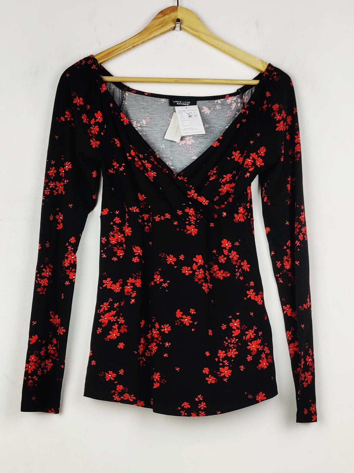 Buy online pre-used pre-loved 100% authentic & Original branded New Look (SWT-8764) available in Pakistan. Top international brands avilable.