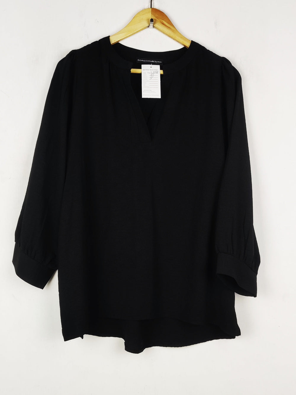 Buy online pre-used pre-loved 100% authentic & Original branded Dorothy Perkins (SWT-8788) available in Pakistan. Top international brands avilable.