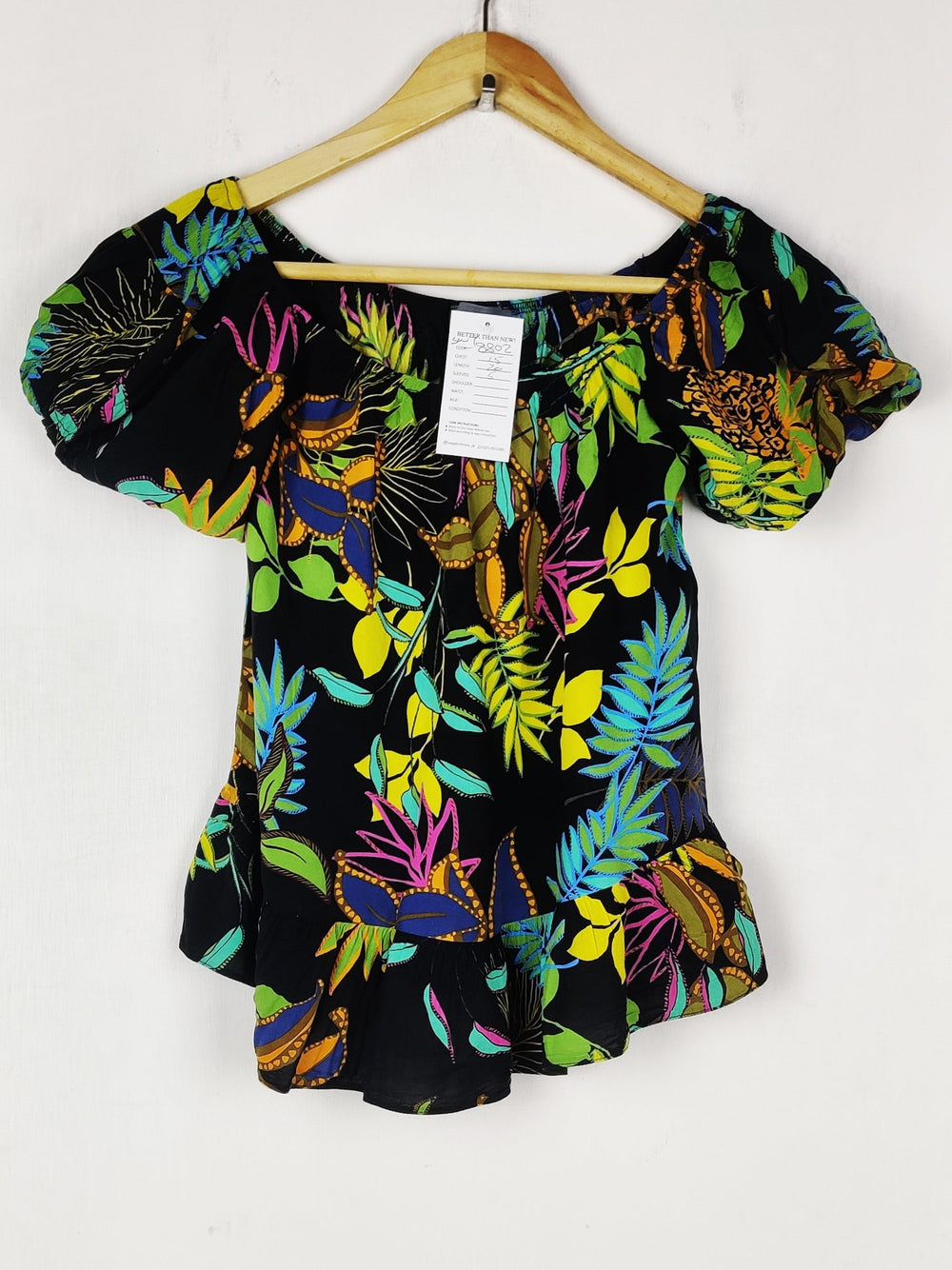 Buy online pre-used pre-loved 100% authentic & Original branded Primark (SWT-8802) available in Pakistan. Top international brands avilable.