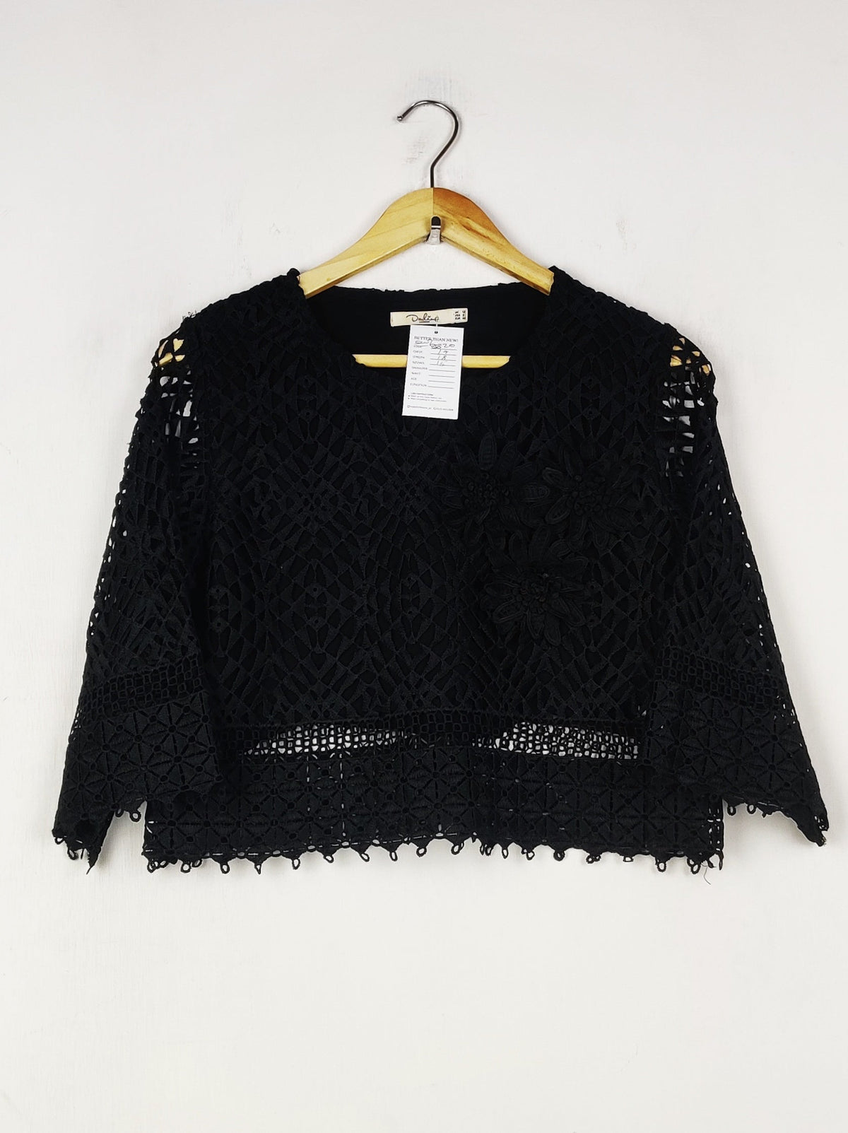 Buy online pre-used pre-loved 100% authentic & Original branded Darling (SWT-8820) available in Pakistan. Top international brands avilable.