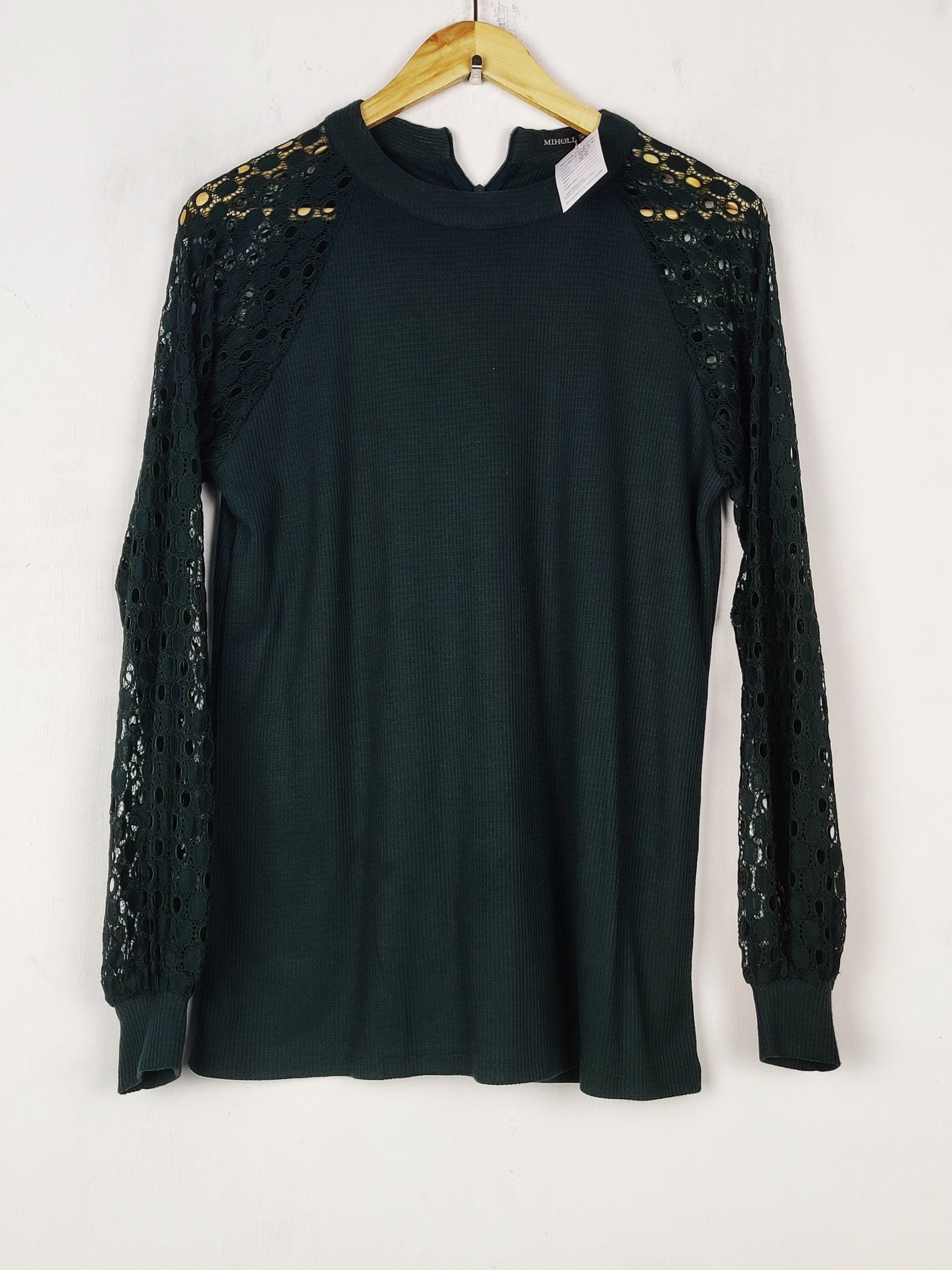 Buy online pre-used pre-loved 100% authentic & Original branded Miholl (SWT-8832) available in Pakistan. Top international brands avilable.