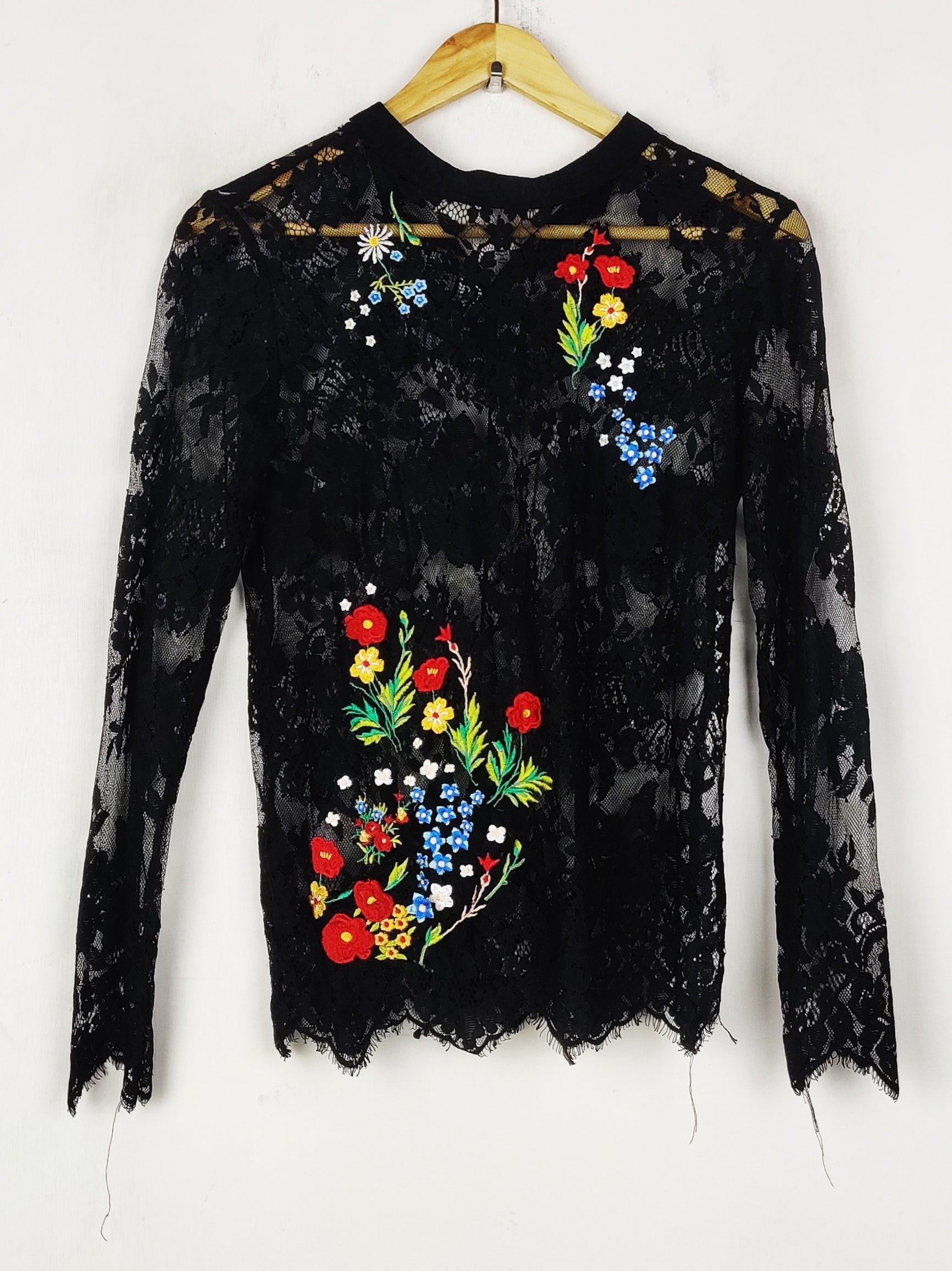 Buy online pre-used pre-loved 100% authentic & Original branded Stradivarius (SWT-8836) available in Pakistan. Top international brands avilable.