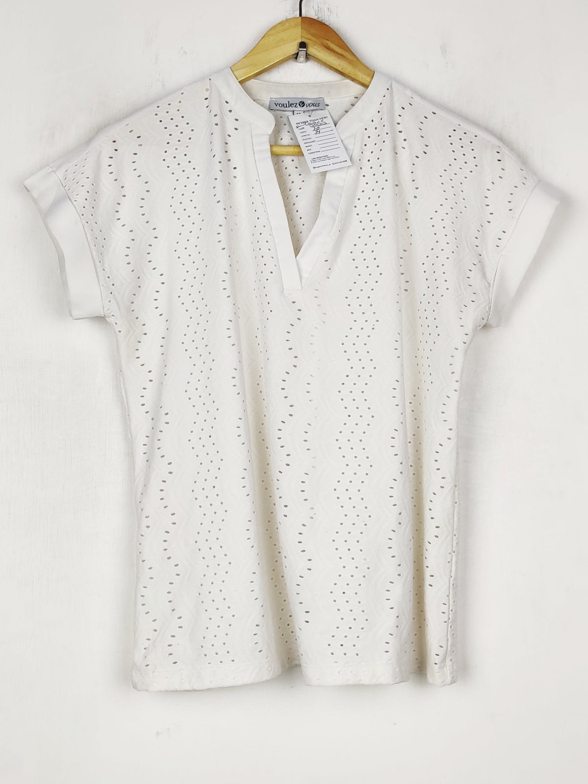 Buy online pre-used pre-loved 100% authentic & Original branded Voulez (SWT-8855) available in Pakistan. Top international brands avilable.